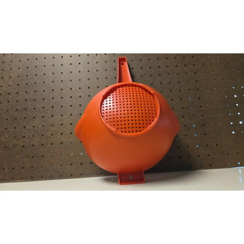 Vintage Tupperware 2 qt red colander Strainer with handle 1523-6